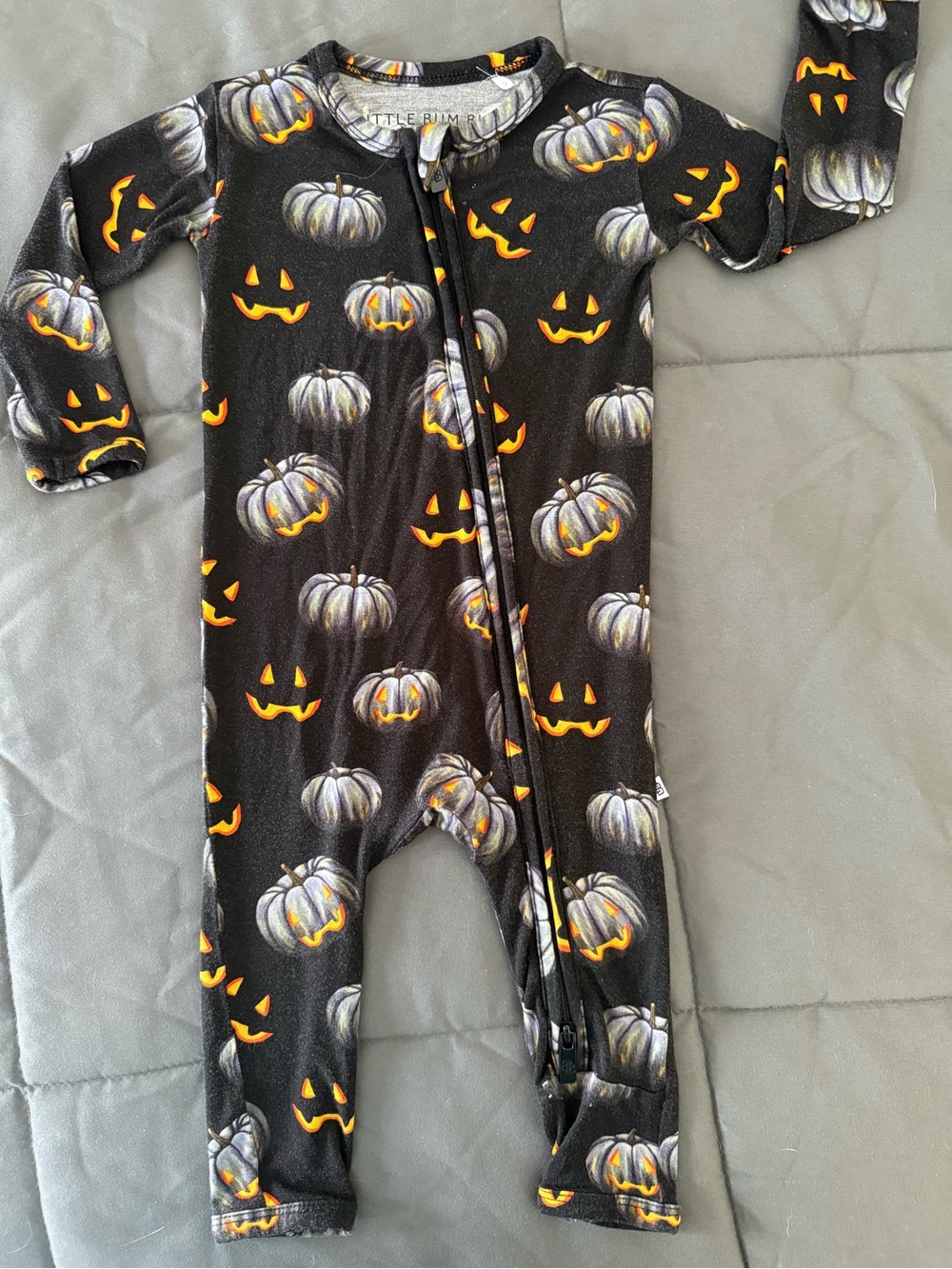Little Bum Bums Black Pumpkin-Print bamboo pajamas 6-9 months